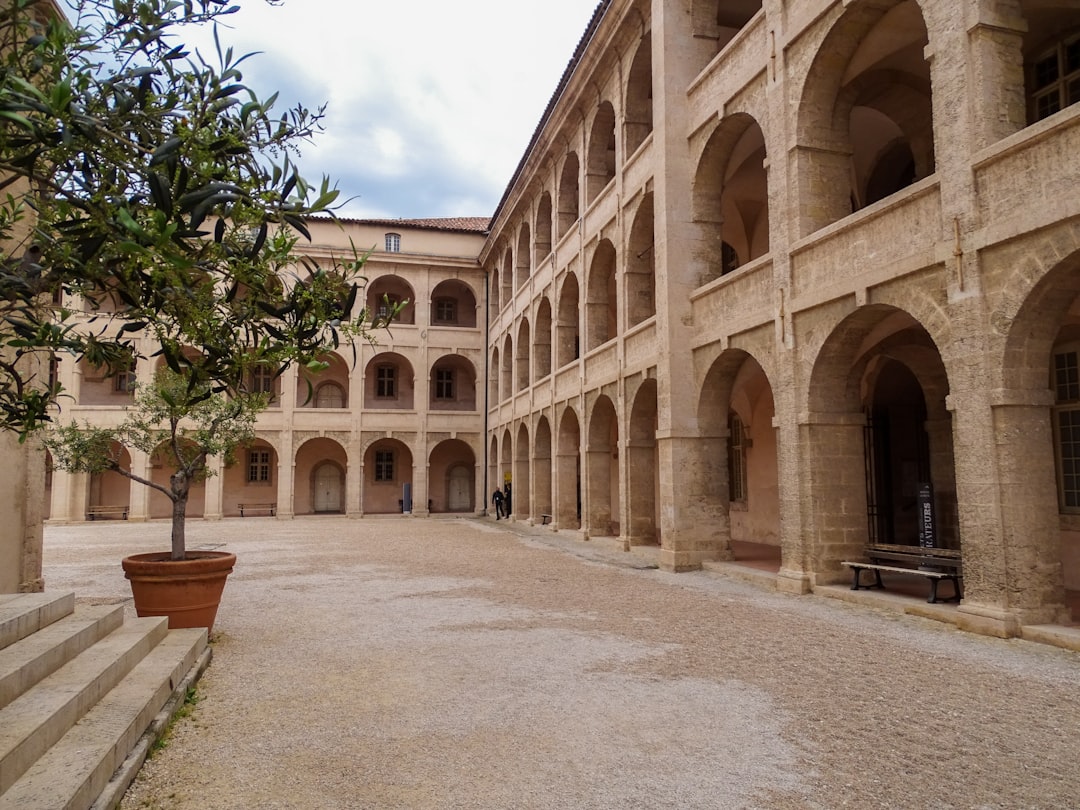 Edificio histórico universitario en España - Visa de estudiante Edificio histórico universitario en España - Visa de estudiante